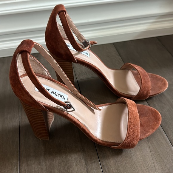 Steve Madden Suede Carrson Ankle Strap Block Heel Sandal - Picture 2 of 4